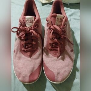 Nike Pink Sneakers for Everyday Comfort